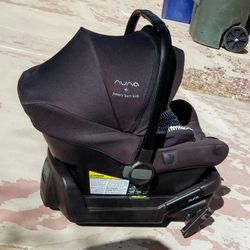Nuna Pottery Barn Carseat W/ Detachable Base