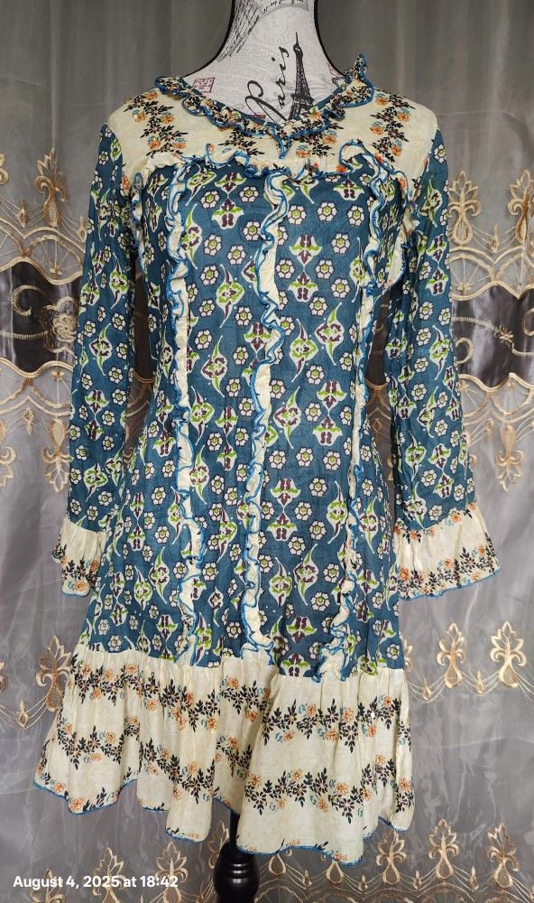 dress that blends elements of cottagecore, bohemian, and vintage folk styles size s