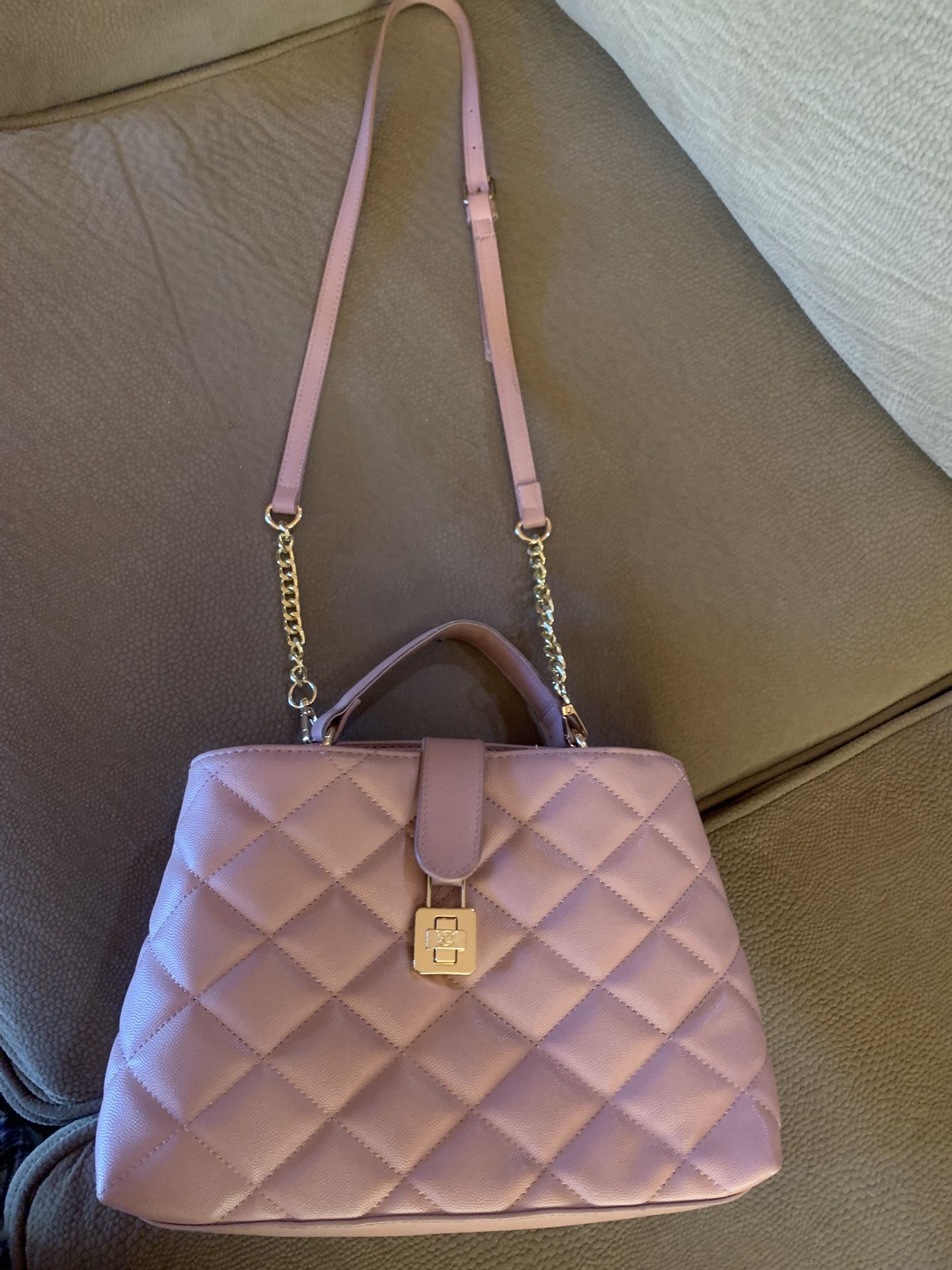 Bolsa Color Rosa Perfecta Condición Marca BEBE