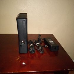 Xbox 360 with 16 Games 