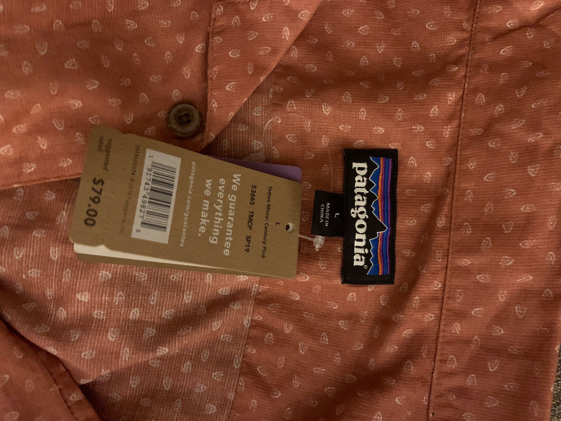 Men’s Patagonia shirt size L