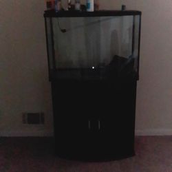 Brand New Fish Tank Complete Whit Heat Control,Light And Pump Also Has  2 Cabinets Under