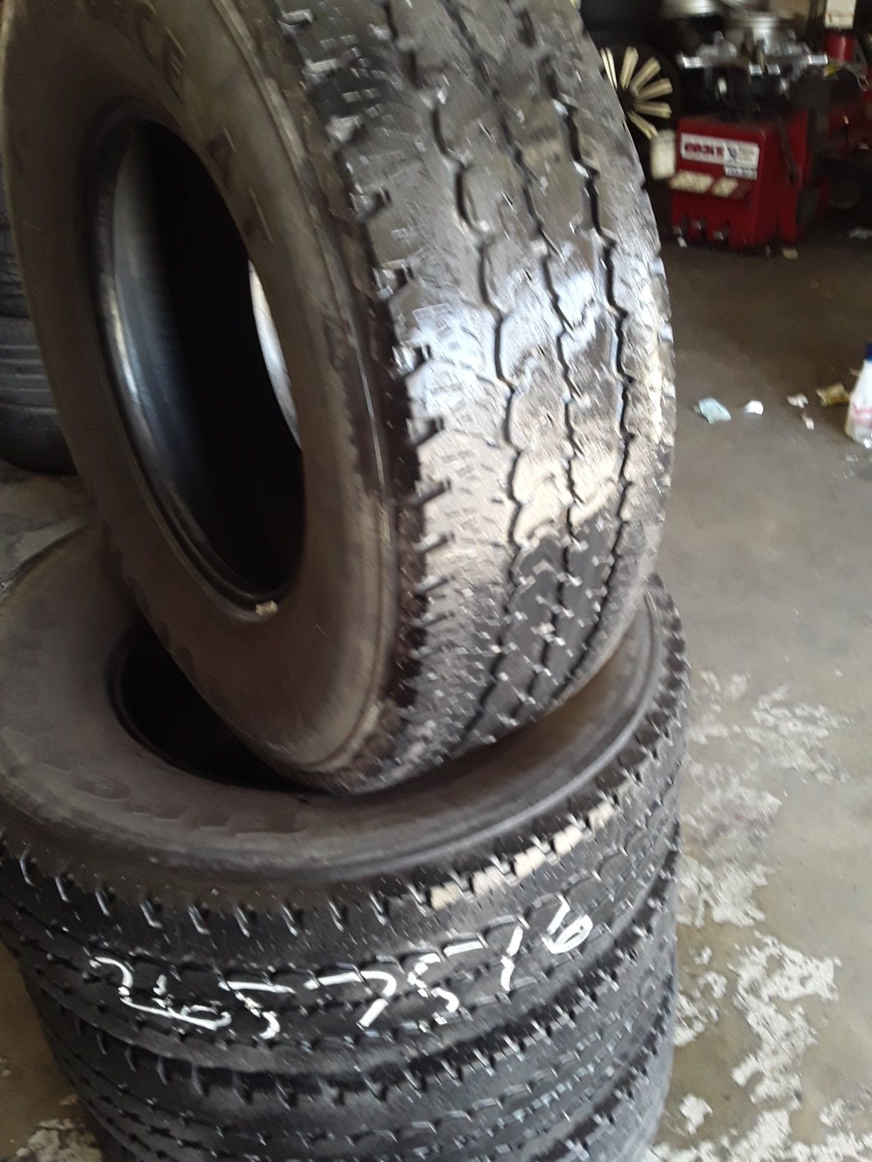 265 75 16 Set of 4 Firestone tires $120 installed