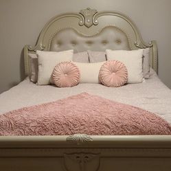 King-size Bedroom Set