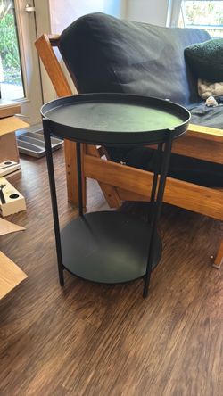 Black Metal Round 2-Tier Side Table
