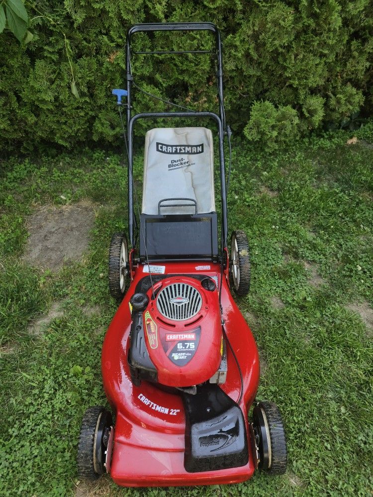 Craftsman Self-propelled Lawnmower With Bag
