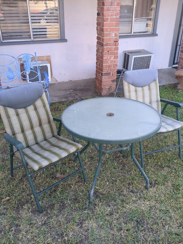Free Patio Chairs And Furniture