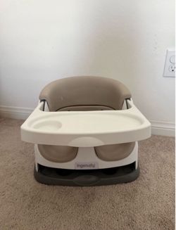 Baby feeding chair