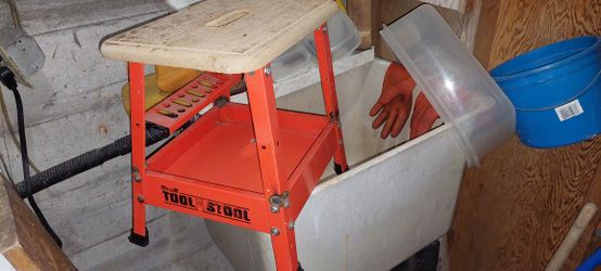 [Retired Contractor] Hirsh TOOL STOOL Tote/Seat/Step