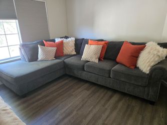 Sectional sofa chaise