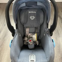 Uppababy Mesa — CASH ONLY