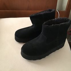 Merry Christmas Black Boots 