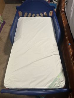 Toddler bed with mattress