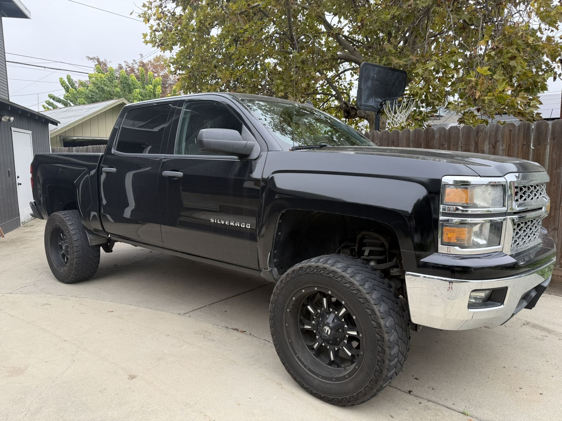 2014 Chevrolet Silv15 LT Truck