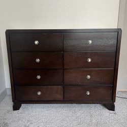 Sam Levitz Dresser