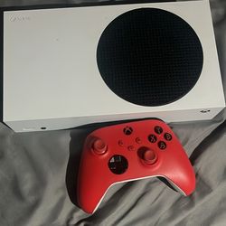 Xbox Series S 2 Controllers 