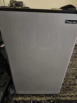 Magic Chef mini fridge