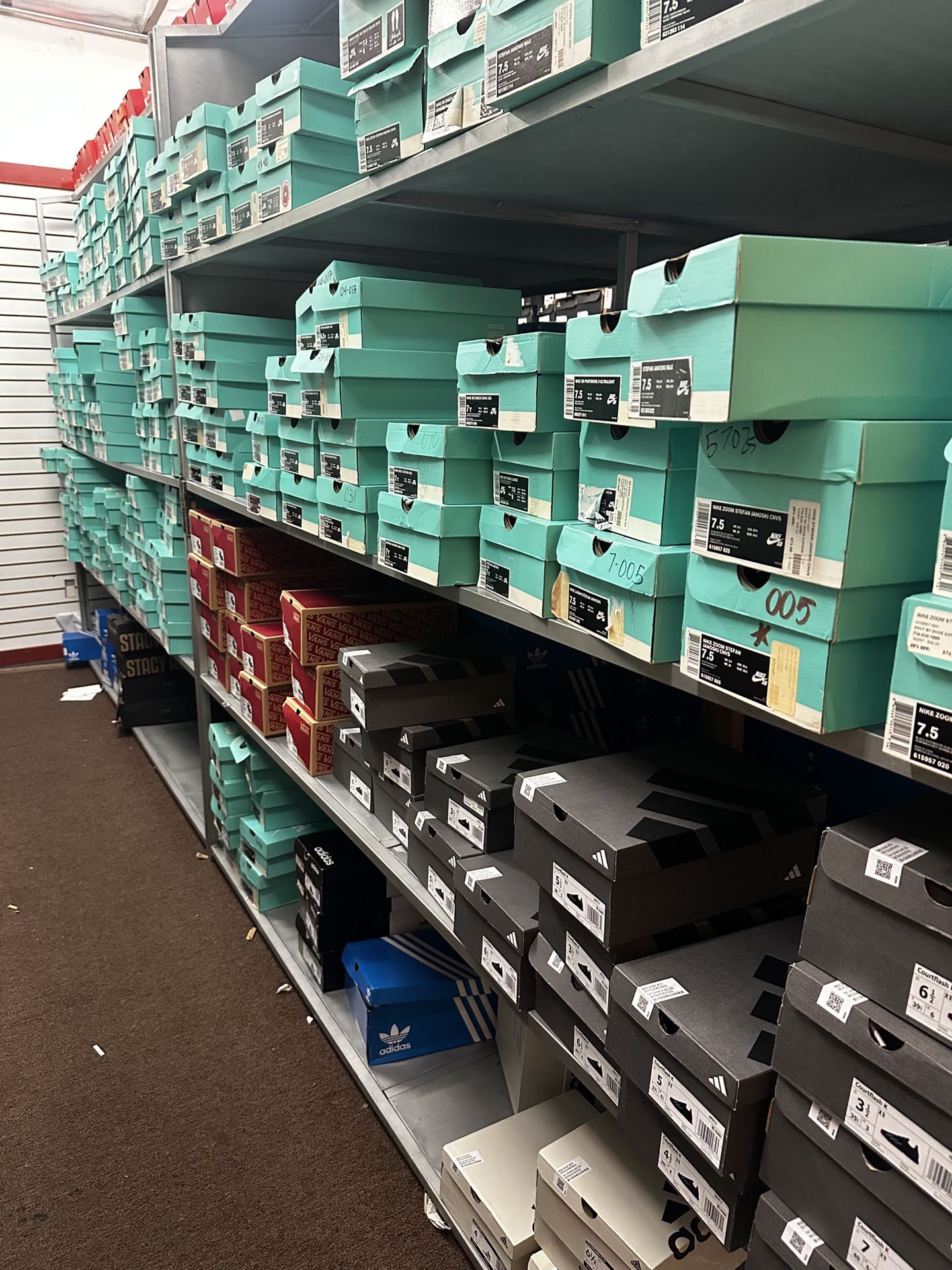 Nike Sb All Styles And Complete Stores Minimum 50-70% Off From Regular Price Everything Must Go Store Closing