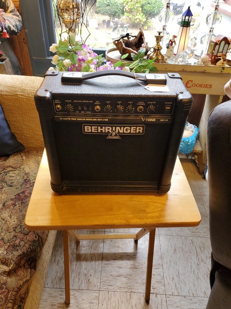 Behringer Amp