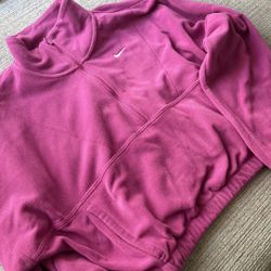 Nike Women’s Small