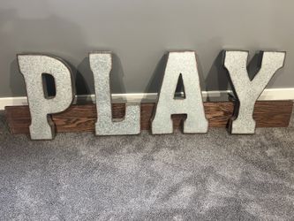 PLAY Sign