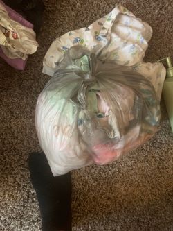 TONS OF BABYGIRL CLOTHES 0-6