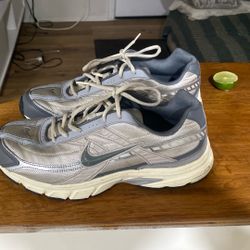 Nikes 10/.5