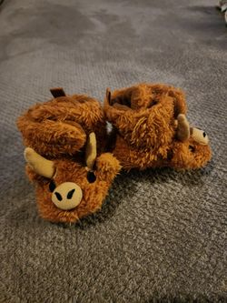 Highland Cow Plush Slippers