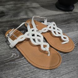 Girls sandals size 4