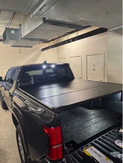 YITAMOTOR 5 Foot Hard Shell Tri Fold Tonneau Cover