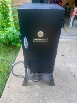 Masterbuilt 30-inch Dual Fuel Smoker (Propane & Charcoal) – Great Condition