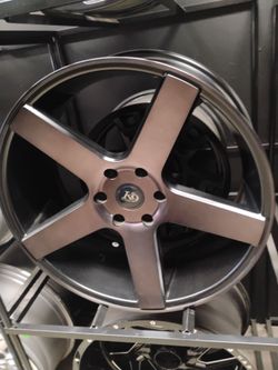 22x9 XM rims 6 lug 6x139 on new tires 305 40 22