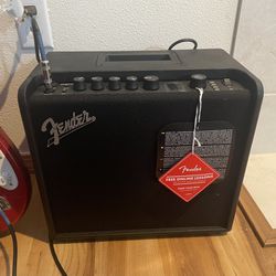 Fender Mustang LT25 Combo Amp + 10 Ft. Cable
