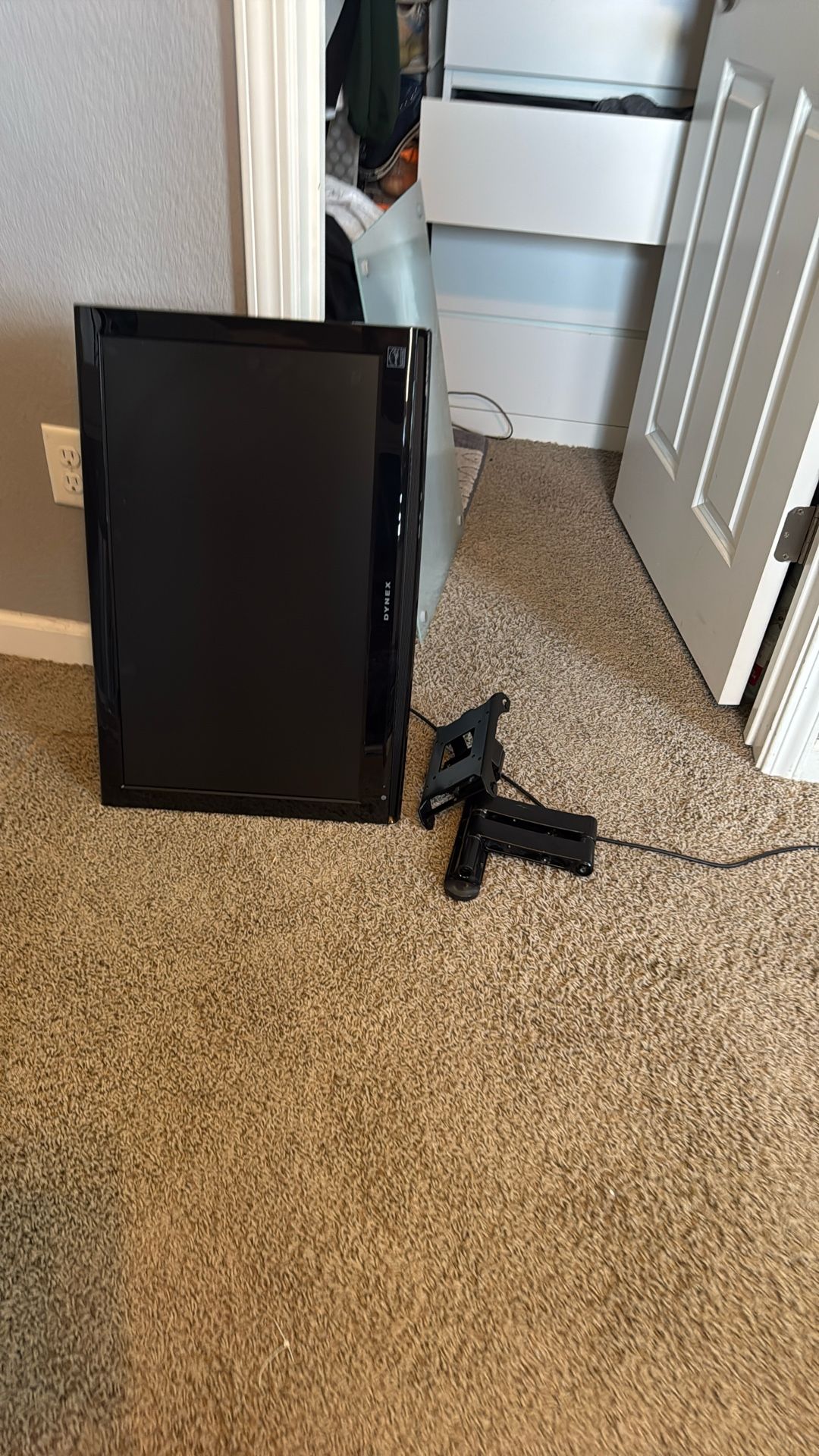 Dunex TV and Bracket
