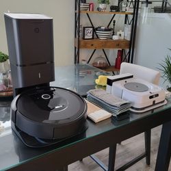 Roomba i7 Vacuum And Mop
