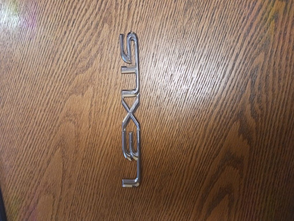2000 Lexus LX470 Emblem - Used