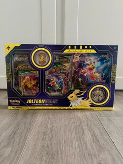 [Read ⬇️] Pokemon Jolteon VMAX Premium Collection