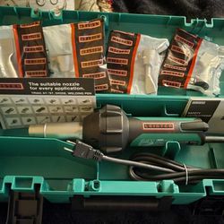 LEISTER HEAT GUN with 4 New NOZZLE TIPS all BRAND NEW with carrying case