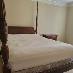 Beautiful Queen Bedroom Suite-like New