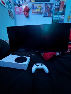 Xbox Series S All Digital & LG 32 Inch Monitor