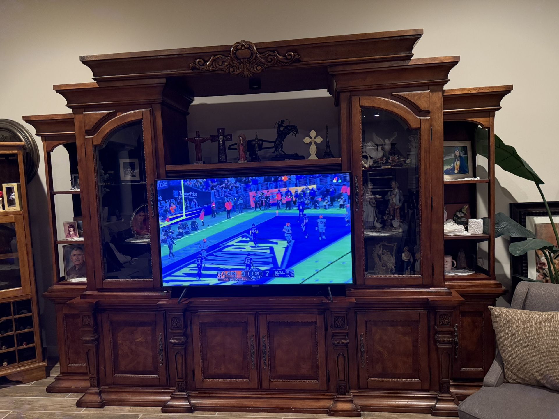  Wooden Entertainment Center 