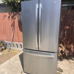 GE Refrigerator 