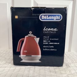 DeLonghi Icona Capitals Electric Kettle 