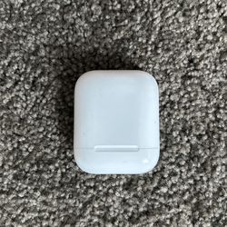 AirPods w charging case 2nd Gen