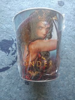 Wonder Woman Popcorn Tub