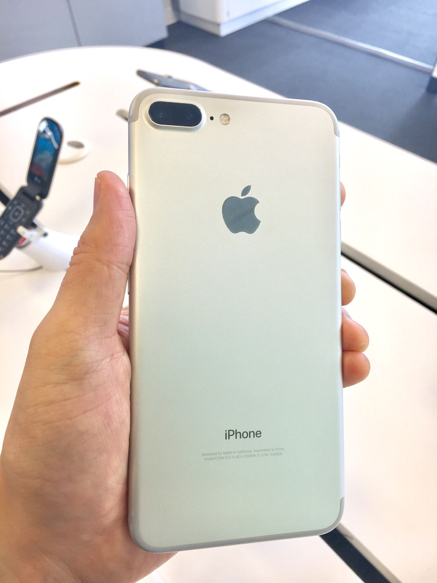 Unlocked iPhone 7 Plus 32GB Verizon/Total Wireless/Simple Mobile/AT&T/Cricket/Sprint/Boost/T-Mobile/Metro/Mexico/International