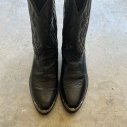 Used Men’s Laredo Boots. Must Pick Up!