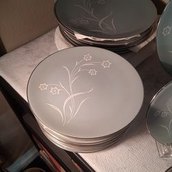49 pcs Flintridge China REVERIE STRATA BLUE 12 Place Settings