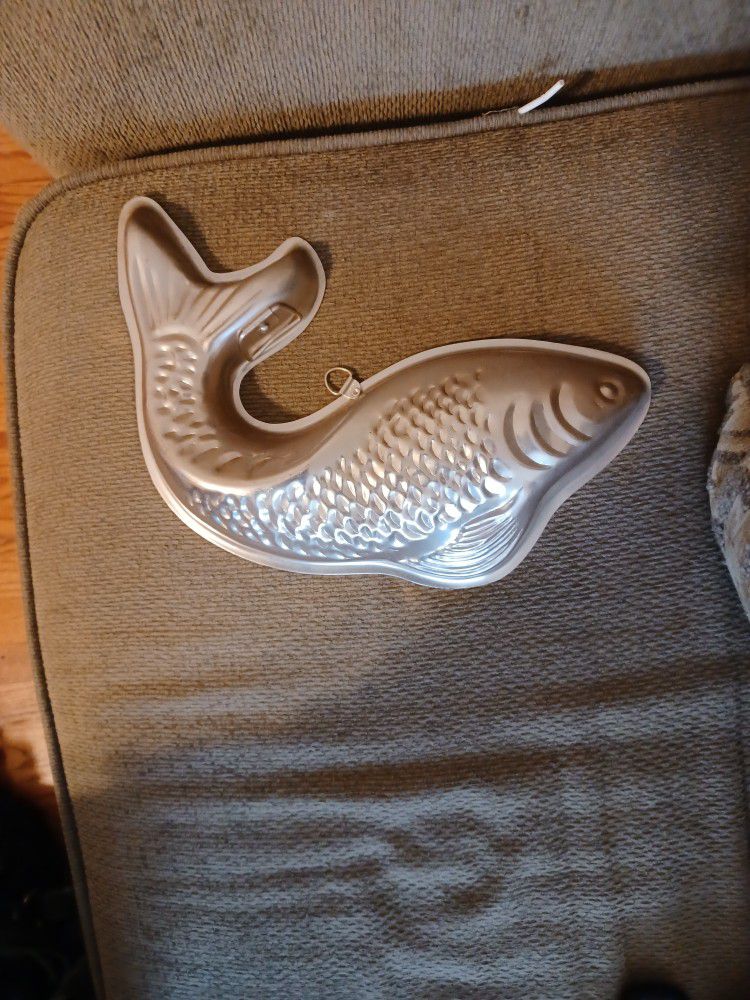 Metal Fish Mold 