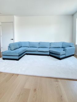🚚DELIVERY- Large Sectional Sofa W/ Cuddler